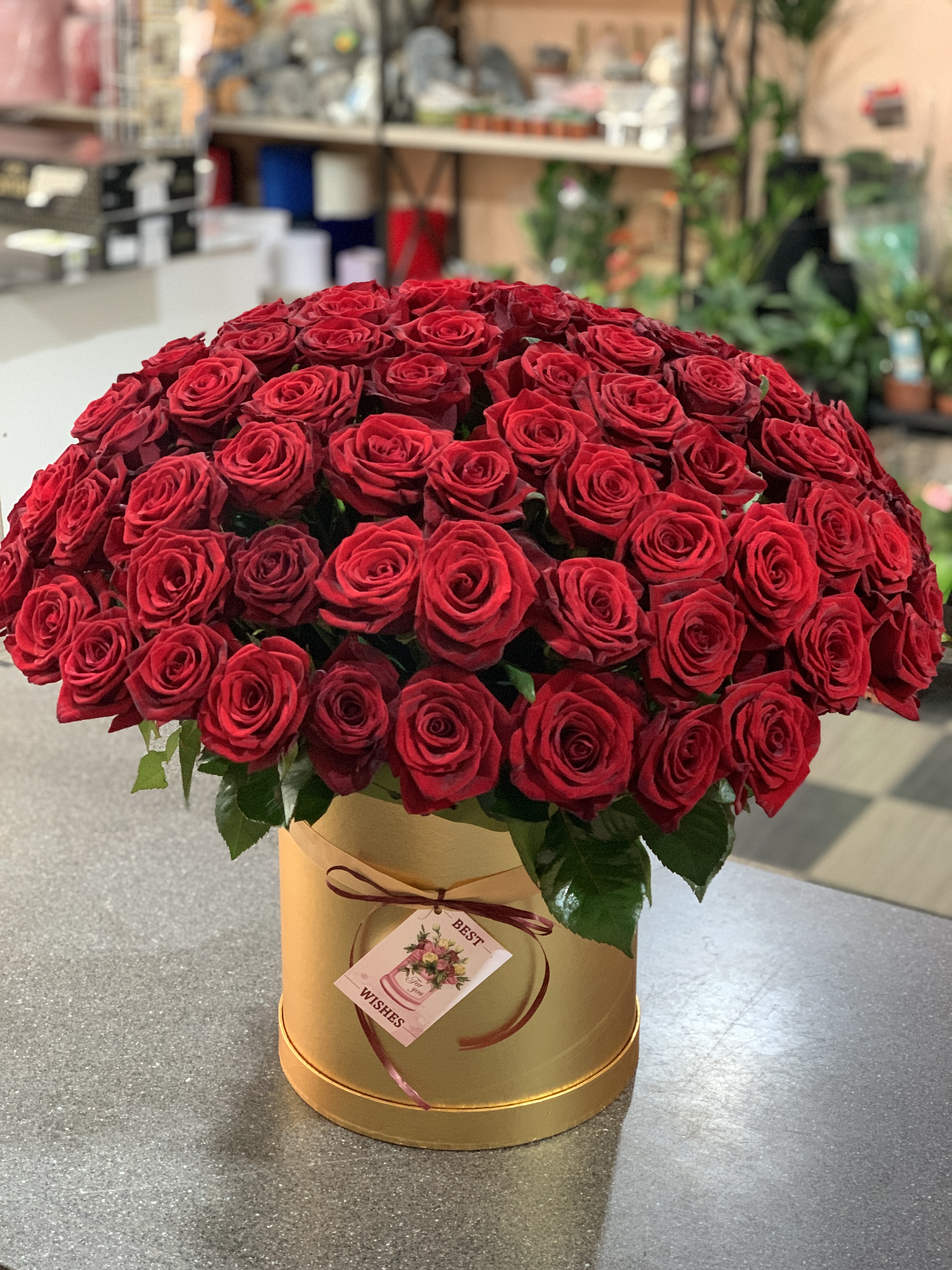 101 червона троянда в коробці