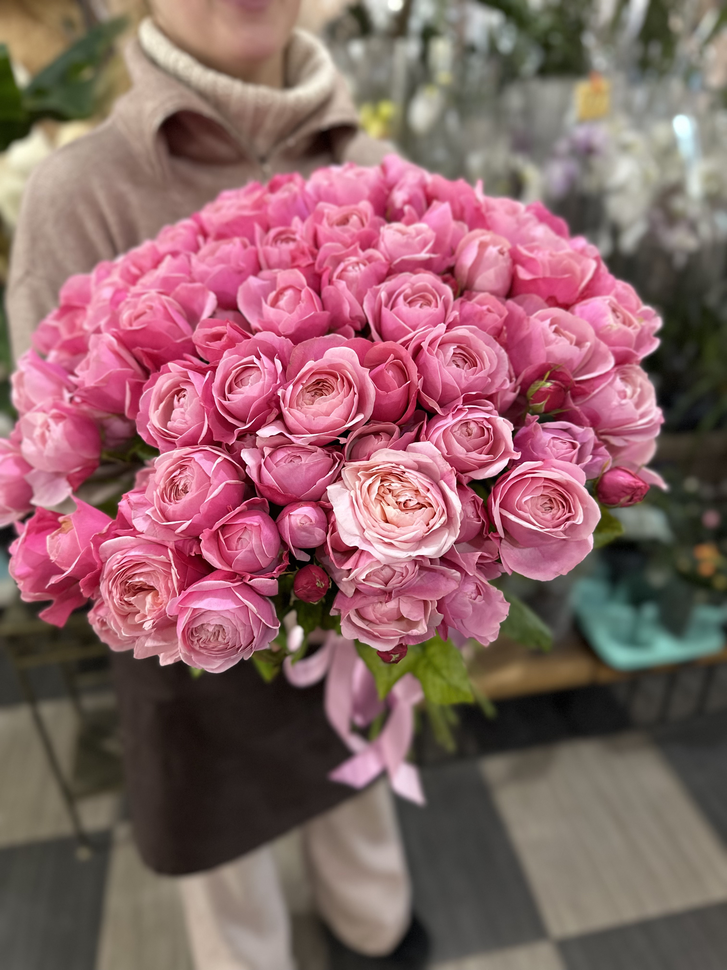 Троянда Спрей Сільва Пінк піоновидна