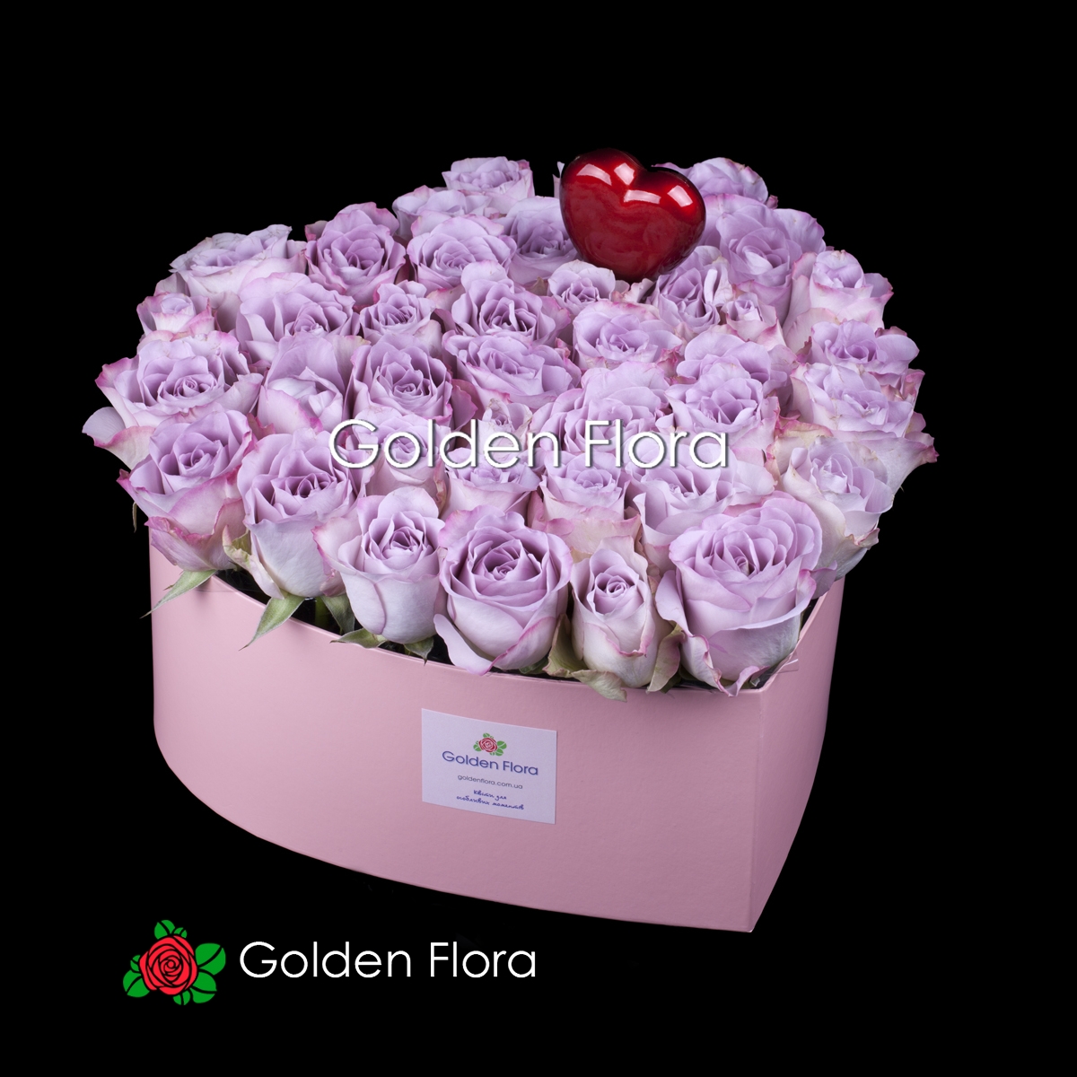 Коробка, у формі серця, з трояндами Меморі Лейн 